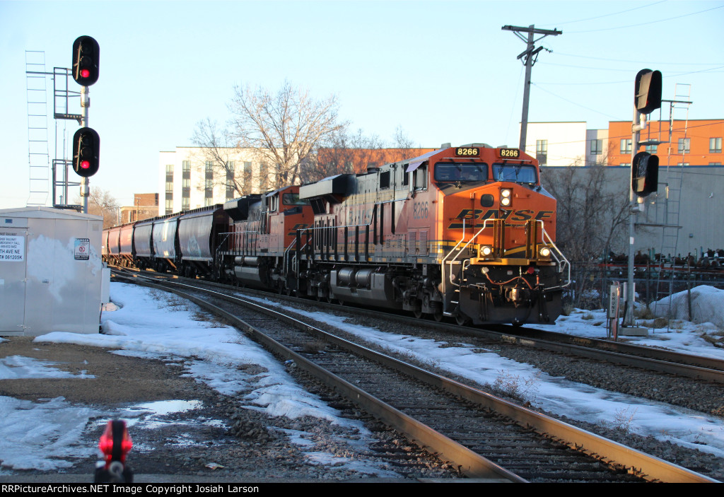 BNSF 8266 East